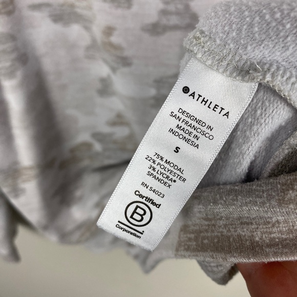 Athleta Pure Luxe Camo Printed Crewneck Athletic Sweatshirt - Size Small - Picture 4 of 6